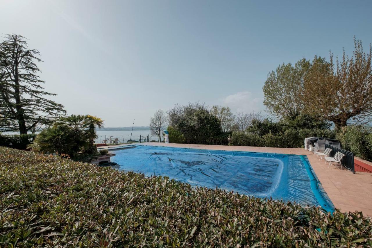 Residence Holiday Sirmione B8 Eksteriør billede