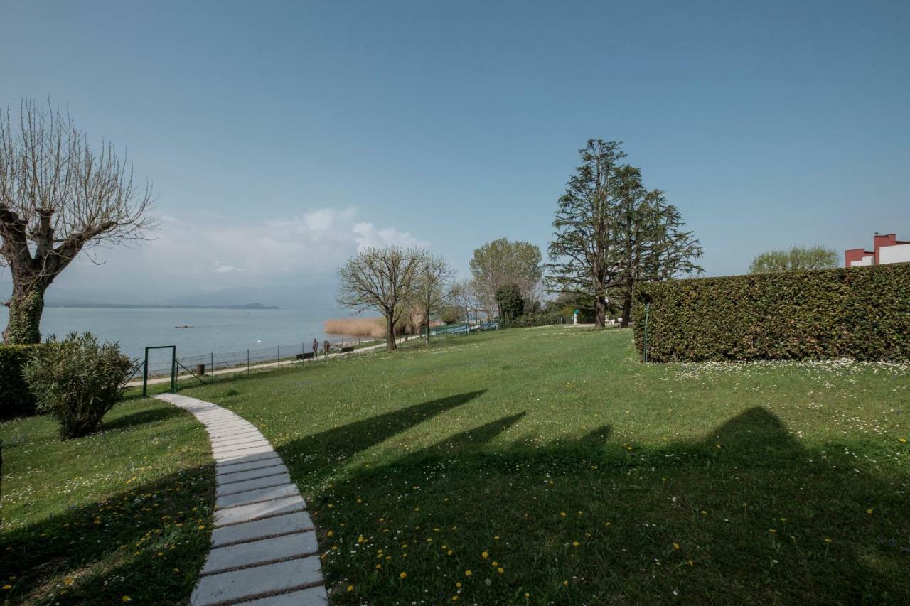 Residence Holiday Sirmione B8 Eksteriør billede