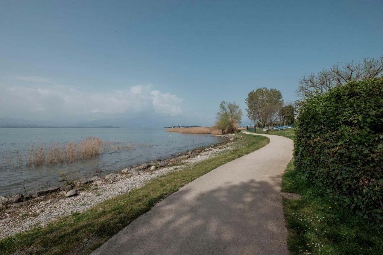 Residence Holiday Sirmione B8 Eksteriør billede